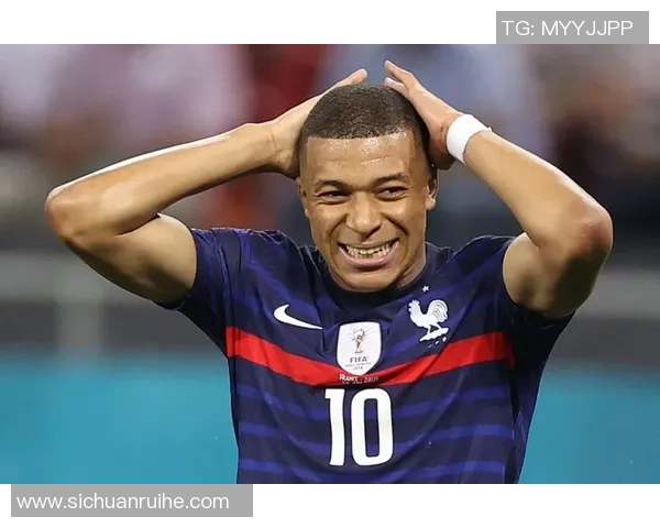 足球明星风采尽显魅力海报集锦展现绿茵场上的传奇与荣耀